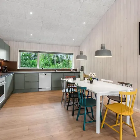 Vakantiehuis Gorgeous In With Sauna *